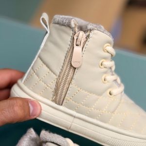 مشخصات کتونی بچگانه نیمساق شنل دوزی طرح الستار کد 4082201