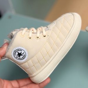 فروش اینترنتی کتونی بچگانه نیمساق شنل دوزی طرح الستار کد 4082201