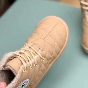 قیمت کتونی بچگانه نیمساق شنل دوزی طرح الستار کد 4082201