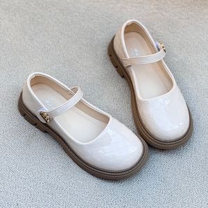 خرید اینترنتی قیمت کفش دخترانه عروسکی طرح پاریس از هارتال کد 4082601