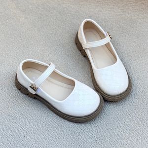 خرید اینترنتی قیمت کفش دخترانه عروسکی طرح پاریس از هارتال کد 4082601