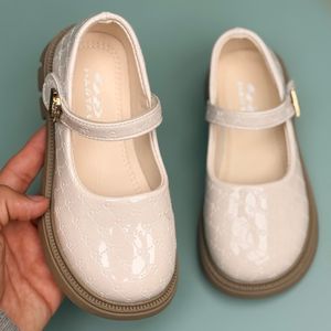 خرید اینترنتی قیمت کفش دخترانه عروسکی طرح پاریس از Hartal کد 4082601