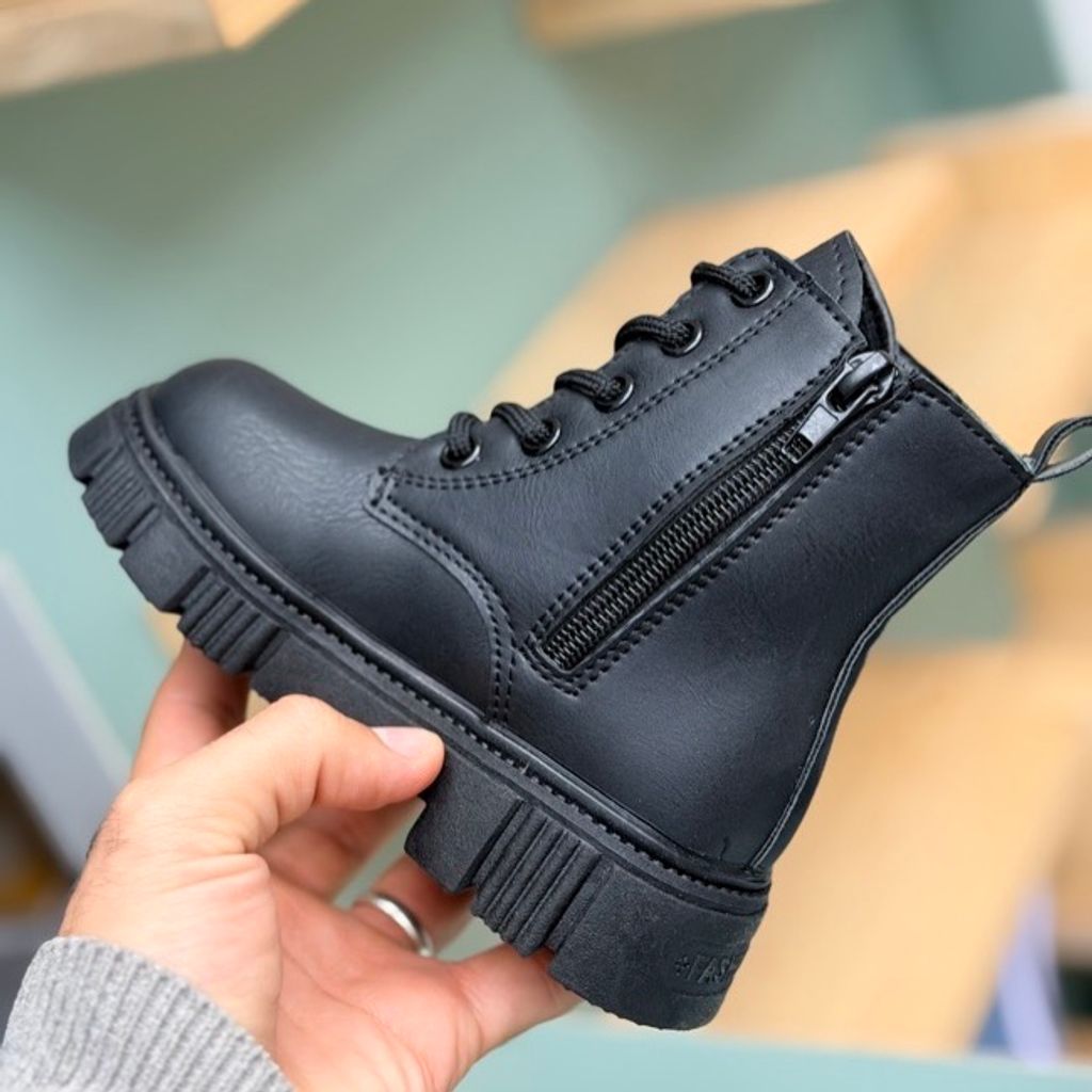 خرید اینترنتی قیمت بوت بچگانه طرح سگک نگین از Toobaco کد 4082602