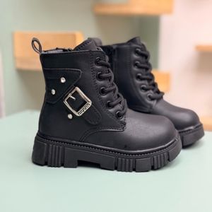 خرید اینترنتی بوت بچگانه طرح سگک نگین از Toobaco کد 4082602