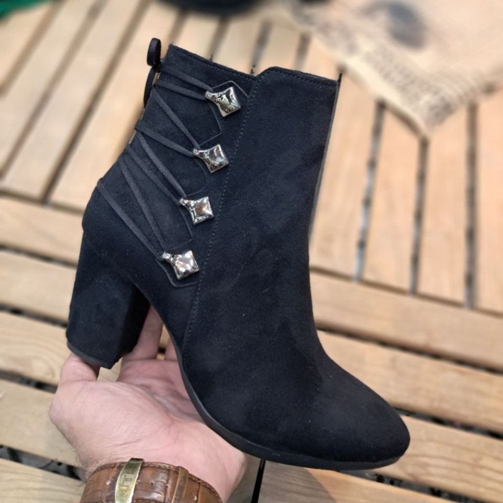 مشخصات نیم بوت پاشنه دار 7 سانت بغل زیپ هانا