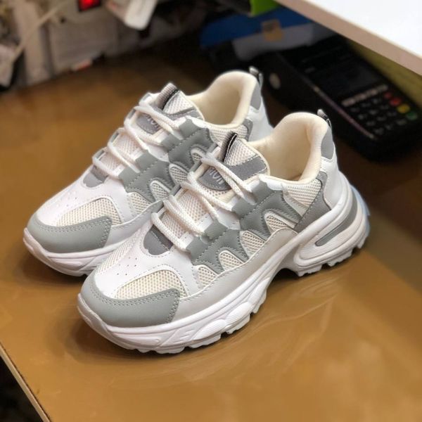 کفش چرم اسپرت زنانه مدل هوگان سفید طوسی