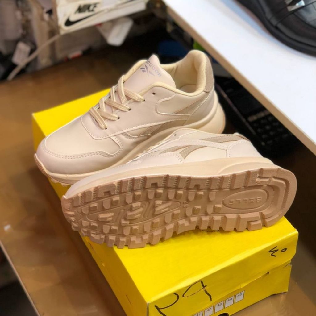 قیمت ارزان کفش چرم زنانه اسپرت مدل ریبوک کرم قهوه ای