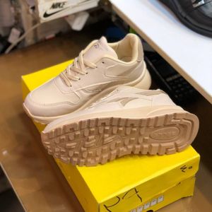 قیمت ارزان کفش چرم زنانه اسپرت مدل ریبوک کرم قهوه ای