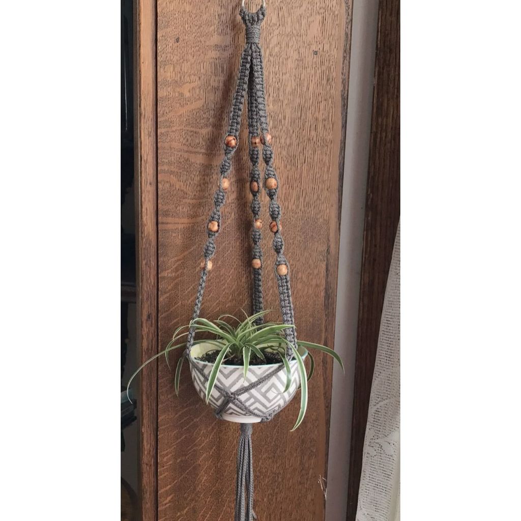 خرید اینترنتی اویز گلدان مکرومه طرح شاهان