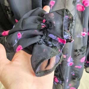 خرید اینترنتی شومیز زنانه مشکی گلدار گل مخملی حریر در سه رنگ بنفش صورتی، قرمز، نارنجی