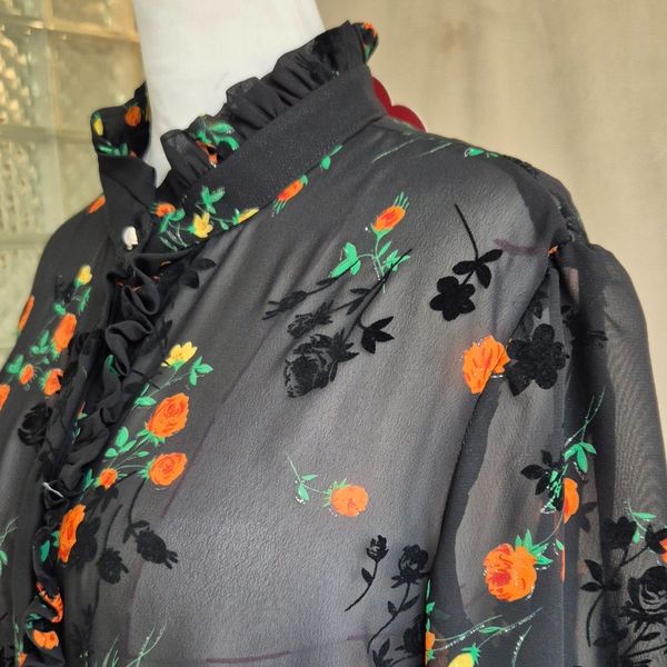 شومیز زنانه مشکی گلدار گل مخملی حریر در سه رنگ بنفش صورتی، قرمز، نارنجی