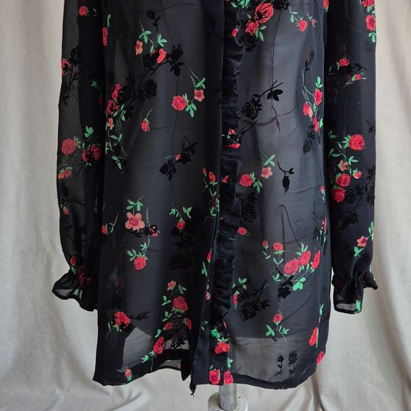 شومیز زنانه مشکی گلدار گل مخملی حریر در سه رنگ بنفش صورتی، قرمز، نارنجی