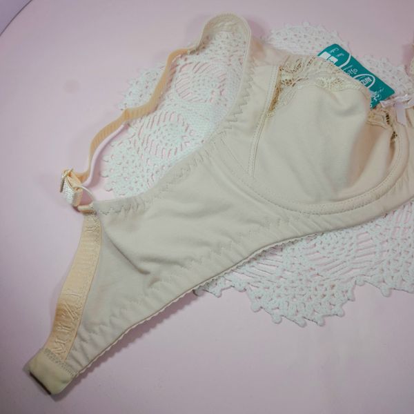 سوتین مینی مایزر فنردار لاکرا پنبه برندآویژه ارسال رایگان