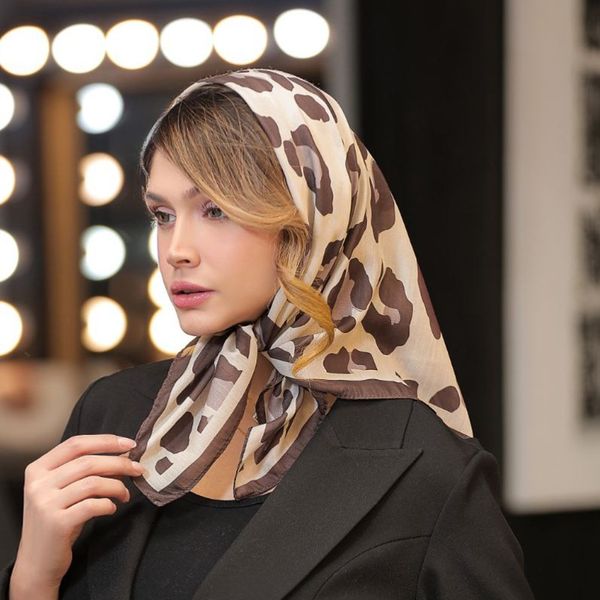 مینی اسکارف نخی طرح پلنگی