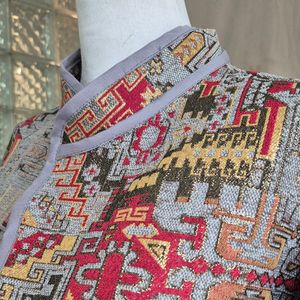 فروش اینترنتی کراپ کت زنانه پاییزه پایزه ژاکارد لمه طلایی قرمز توسی