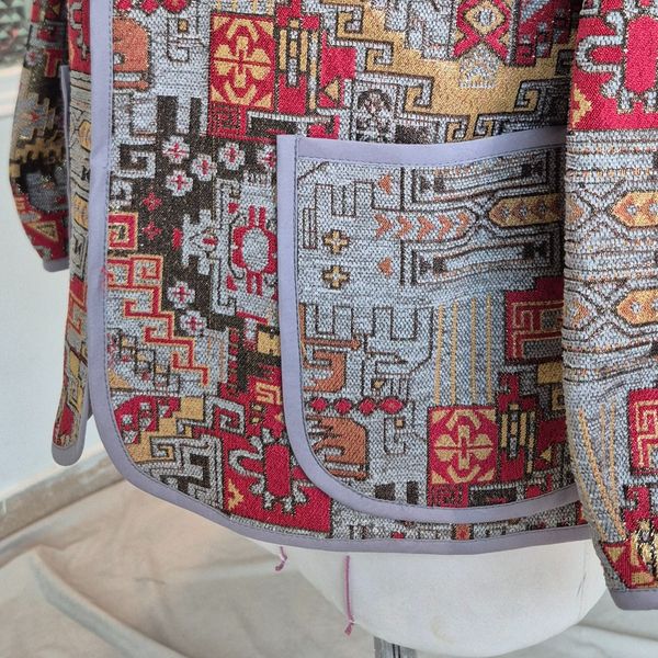 کراپ کت زنانه پاییزه پایزه ژاکارد لمه طلایی قرمز توسی