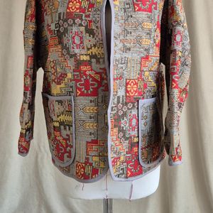 قیمت ارزان کراپ کت زنانه پاییزه پایزه ژاکارد لمه طلایی قرمز توسی