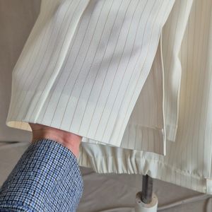 فروش اینترنتی کت شلوار سفید نباتی رسمی مجلسی زنانه کرپ مازراتی