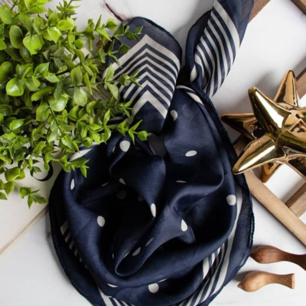 خرید اینترنتی مینی اسکارف نخی قواره 75 سرمه ای جدید خال خالی