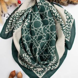 مینی اسکارف نخی دخترانه سبز طرح دار