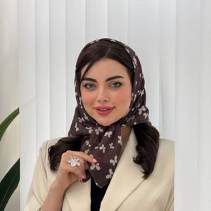 مینی اسکارف نخی دخترانه قواره 75 طرح پروانه موکا
