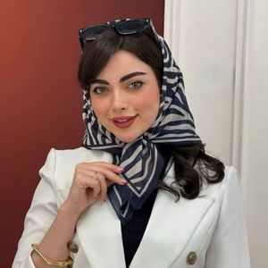 مینی اسکارف نخی شیک زنانه سرمه ای قواره 75