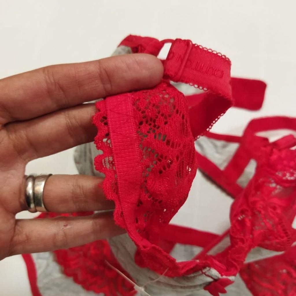 خرید آنلاین ست شورت و سوتین فنردار ملانژ و گیپور st75y