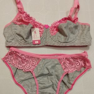 مشخصات ست شورت و سوتین فنردار ملانژ و گیپور st75y