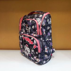 فروش اینترنتی کوله پشتی کورومی صندوقی مدل انگلیسی Kuromi