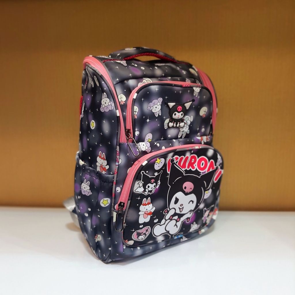 فروش اینترنتی کوله پشتی کورومی صندوقی مدل انگلیسی Kuromi