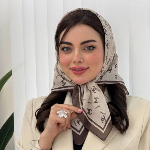 مینی اسکارف نخی طرح شنل قواره 75 موکا