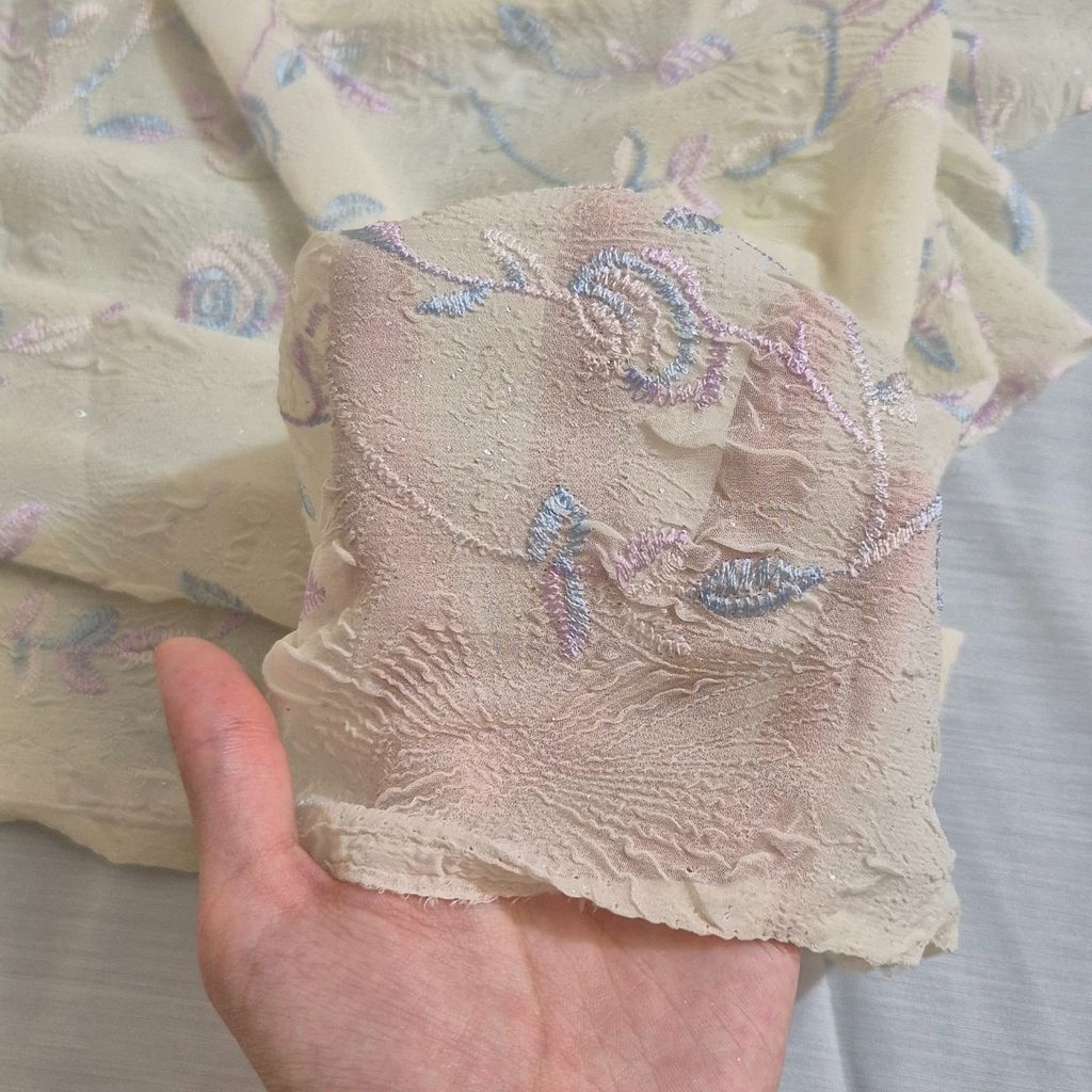 قیمت قواره حریر لیمویی پفکی گل دار خامه دوزی شده صورتی بنفش آبی اکلیل دار