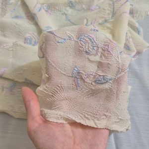 قیمت قواره حریر لیمویی پفکی گل دار خامه دوزی شده صورتی بنفش آبی اکلیل دار