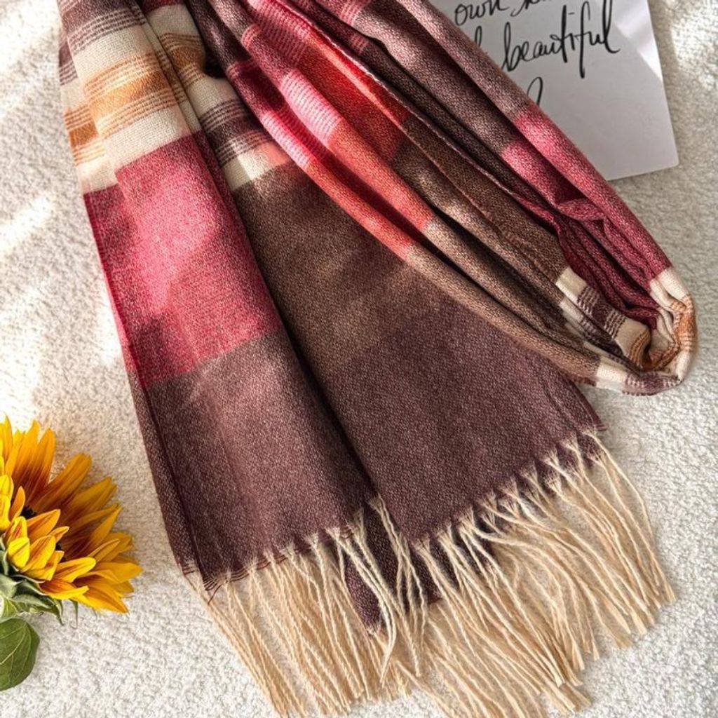 مشخصات شال موهر کاتالیا هانا