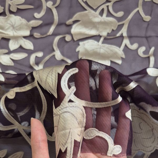 قواره پارچه حریر بنفش بادمجونی گلدار ساتن