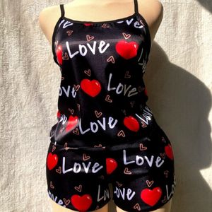 تاپ و شلوارک ساتن لاو