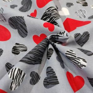 پارچه آشپزخانه طرح قلب قرمز عرض 2 متر