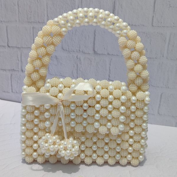 کیف  دست‌ساز مرواریدی