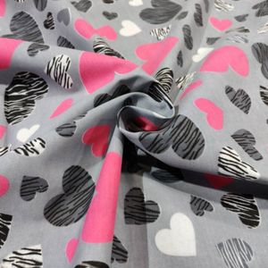 خرید آنلاین پارچه آشپزخانه طرح قلب صورتی عرض 2 متر