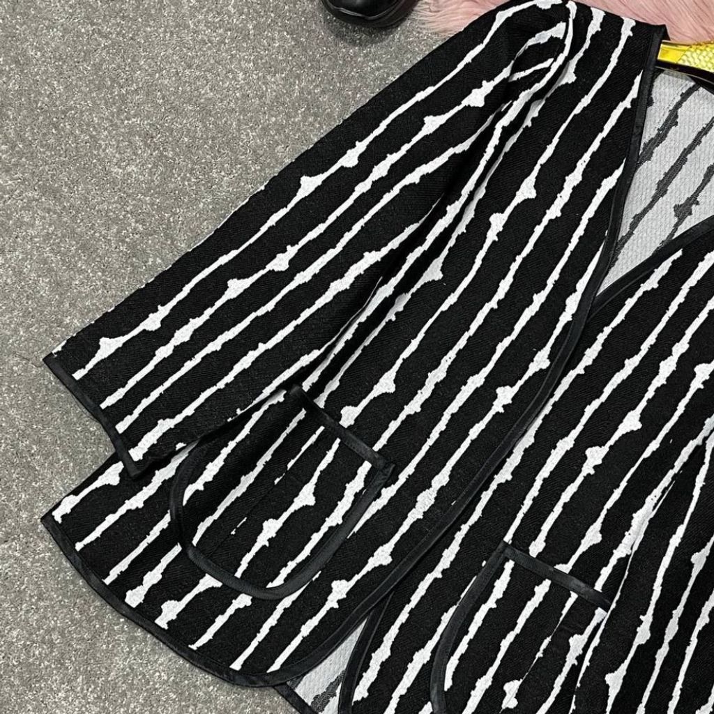 مشخصات کت گلیمی طرح زبرا