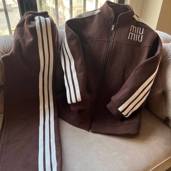 ست میومیو نورا