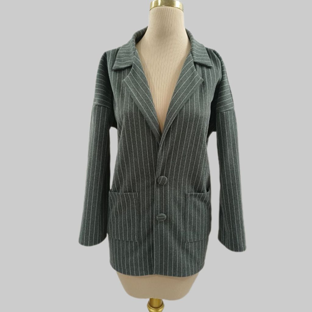 مشخصات مانتو فوتر زنانه دیپلمات دوجیب مدل زمرد