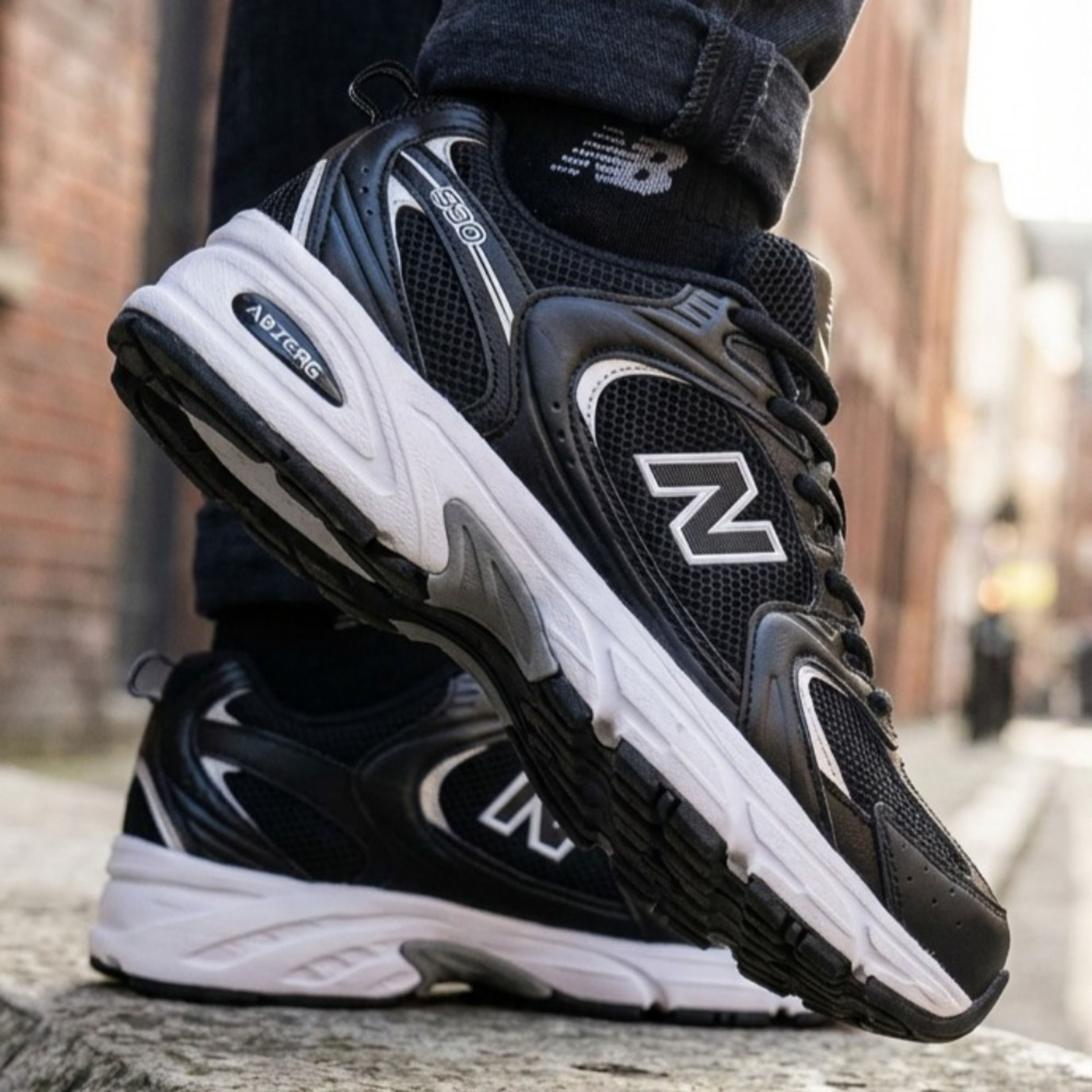 خرید انلاین کتونی پرطرفدار نیوبالانس 530 مشکی سفید New balance