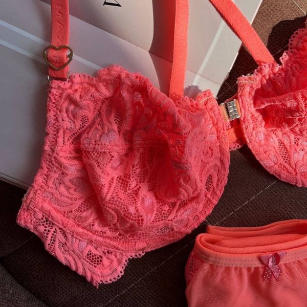 لباس زیر زنانه