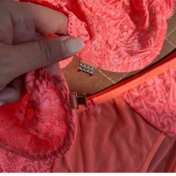 لباس زیر زنانه