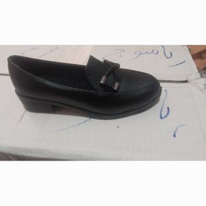 مشخصات کالج زنانه ضربدری