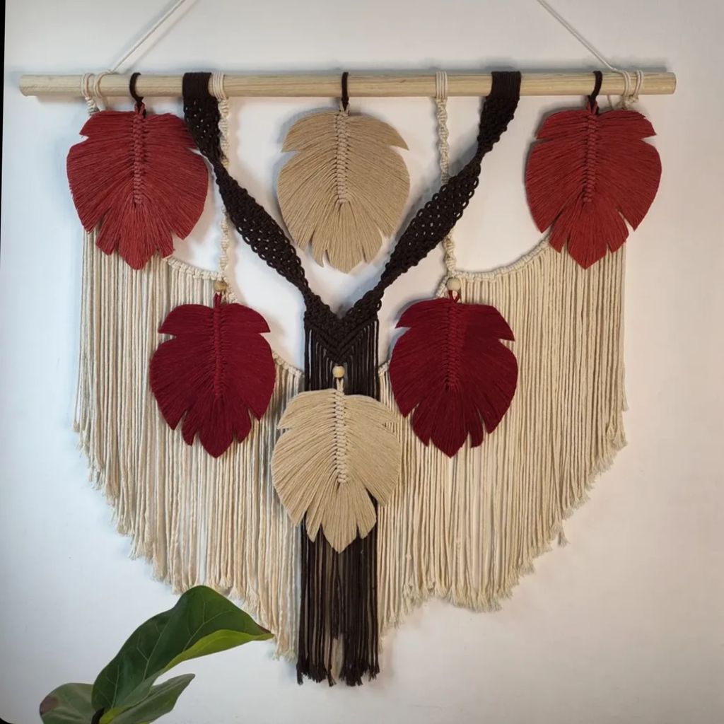 فروش اینترنتی اویز برگ دار مکرومه طرح مونا