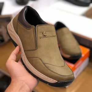قیمت کفش طبی چرم مردانه  بی بند مدل اروند زیتونی