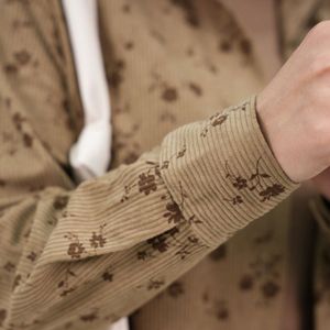 مشخصات مانتو زنانه پاییزه طرح دلشاد