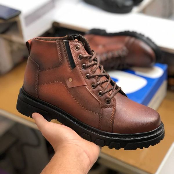 کفش نیم بوت مردانه چرم طرح لیون عسلی